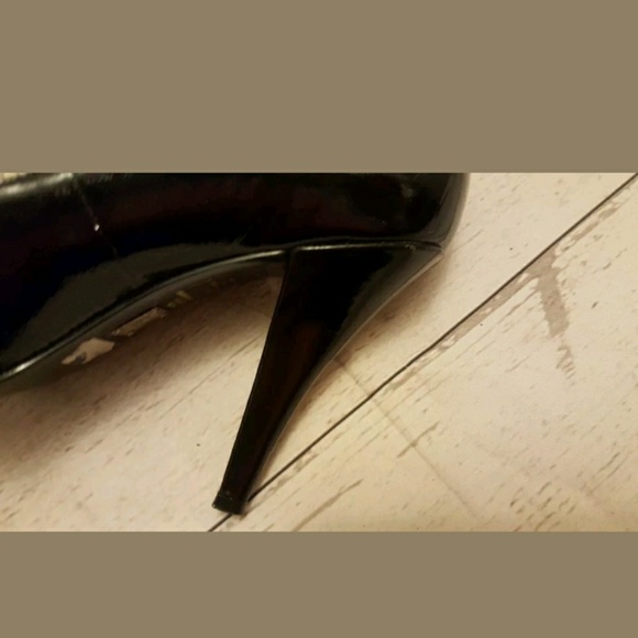 Bakers Black/Red Open Toe Heels Size 7.5M - Picture 8 of 8